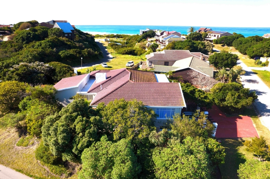 4 Bedroom Property for Sale in Paradise Beach Eastern Cape